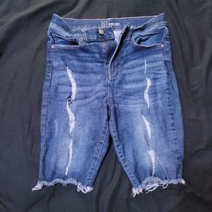 NoBo Bermuda distressed shorts